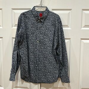 SFA Red label men’s shirt, size XL.